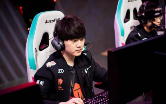 女主播代打事件再起引发热议 死亡宣告公开指责